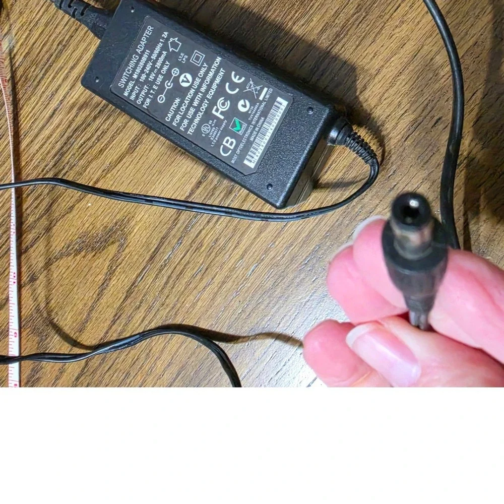 Switching Adapter M180280B911 18V 2800mA AC DC Power Supply Charger Black
